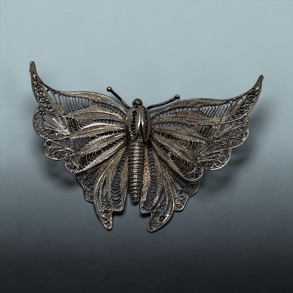 Vintage Large Filigree Butterfly Brooch Silver Tone Openwork Statement Pin - Picture 2 of 8